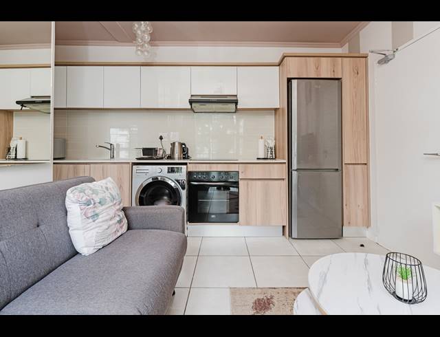 1 BEDROOM APARTMENT FOR SALE IN CROWTHORNE AH